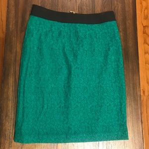 2/$20 sale {Alfani} green lace skirt size 6 EUC